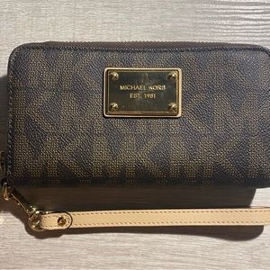 Michael Kors Jet Set Wallet